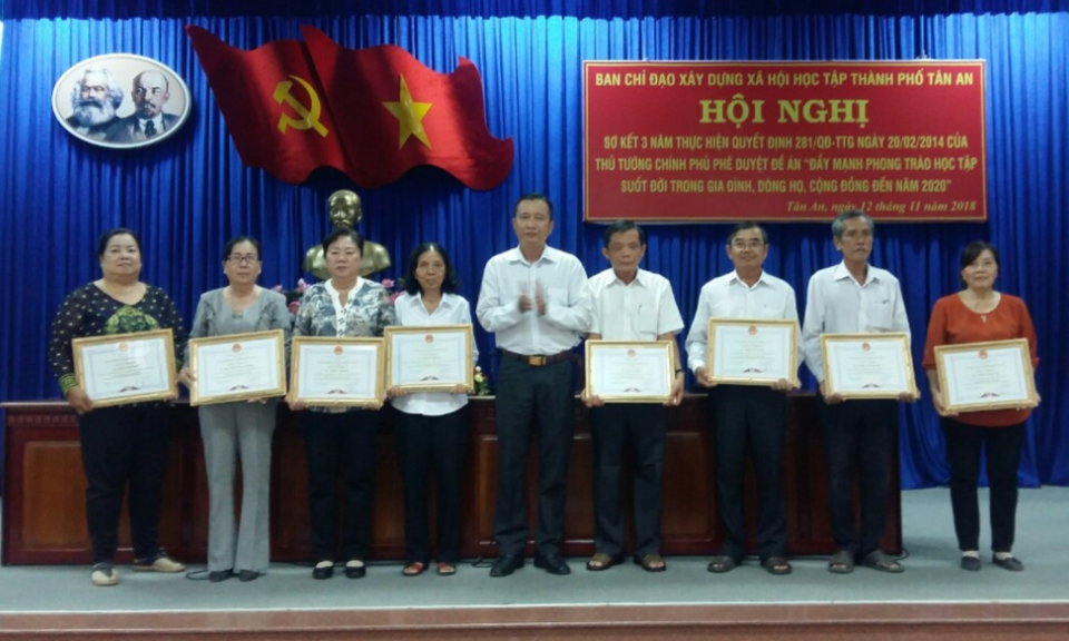 TP T&acirc;n An: Sơ kết 3 năm thực hiện quyết định 281 của Thủ tướng ch&iacute;nh phủ