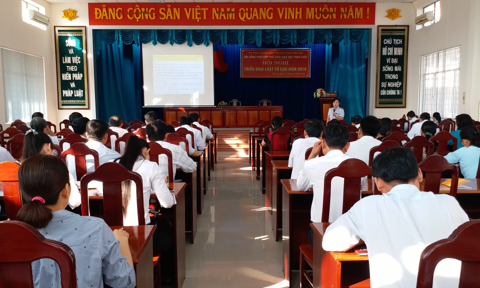 TP T&acirc;n An: Triển khai luật tố c&aacute;o năm 2018