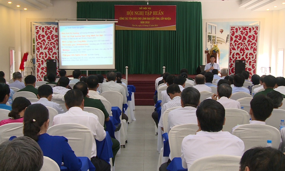 Tập huấn bồi dưỡng kiến thức c&ocirc;ng t&aacute;c t&ocirc;n gi&aacute;o 2018