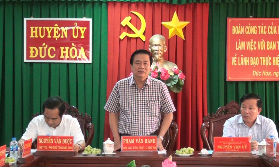 B&iacute; thư tỉnh ủy Long An Phạm Văn Rạnh l&agrave;m việc tại Bến Lức, Đức Ho&agrave; về c&ocirc;ng t&aacute;c bồi thường, giải ph&oacute;ng mặt bằng, hỗ trợ v&agrave; t&aacute;i định cư