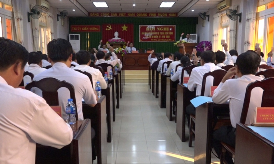 TX Kiến Tường: Th&ocirc;ng tin nhanh về kết quả Hội nghị lần thứ 8 BCH TW Đảng kh&oacute;a XII.