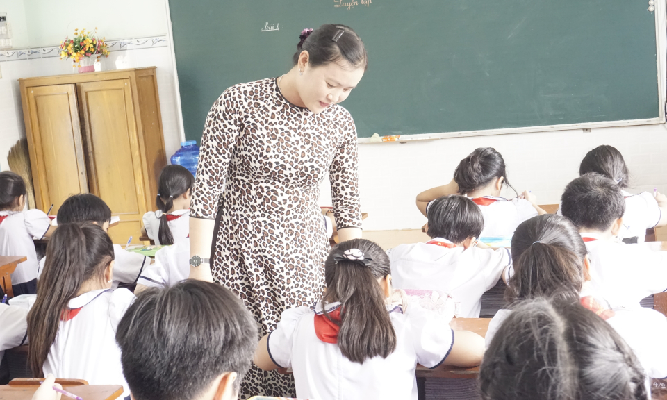 Bến Lức: Những tấm gương hết l&ograve;ng v&igrave; sự nghiệp trồng người