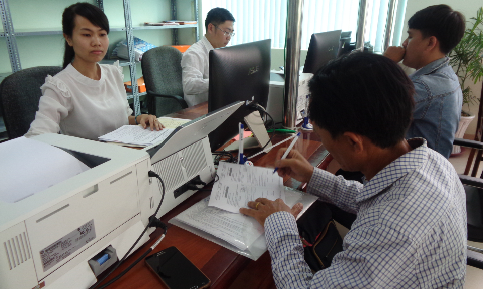 Cần Giuộc: Chấn chỉnh giải quyết hồ sơ h&agrave;nh ch&iacute;nh tr&ecirc;n phần mềm một cửa