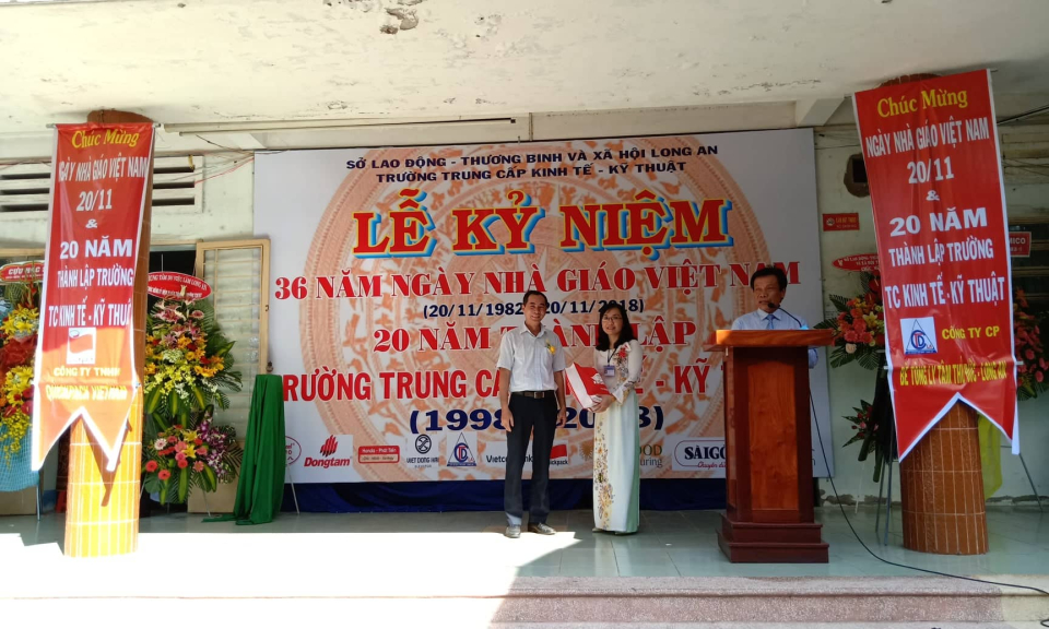 Trường Trung cấp Kinh tế – Kỹ thuật Long An kỷ niệm 20 năm th&agrave;nh lập Trường