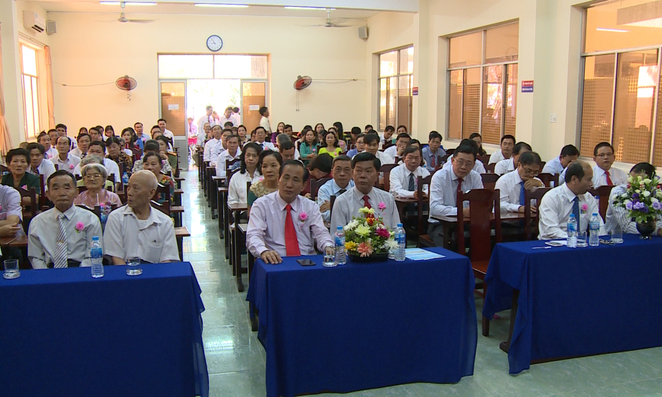 Trường Ch&iacute;nh trị họp mặt nh&acirc;n ng&agrave;y Nh&agrave; gi&aacute;o Việt Nam 20-11