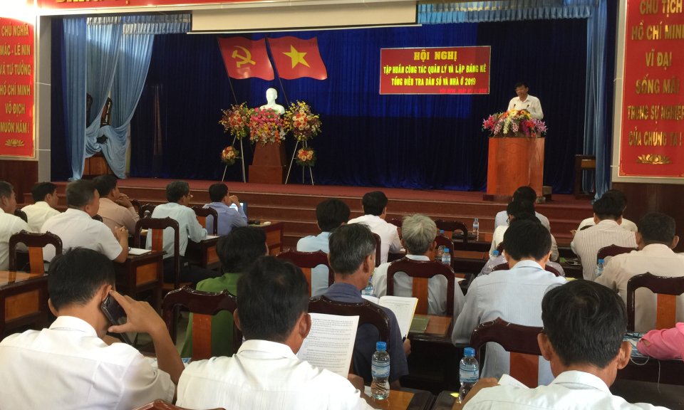 T&acirc;n Hưng: Tập huấn c&ocirc;ng t&aacute;c quản l&yacute; v&agrave; lập bản k&ecirc; Tổng điều tra d&acirc;n số v&agrave; nh&agrave; ở