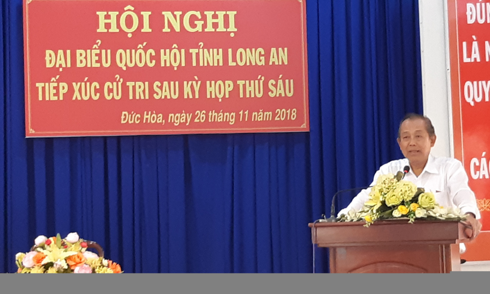 Ph&oacute; Thủ Tướng Thường trực Ch&iacute;nh Phủ Trương H&ograve;a B&igrave;nh tiếp x&uacute;c cử tri huyện Đức H&ograve;a