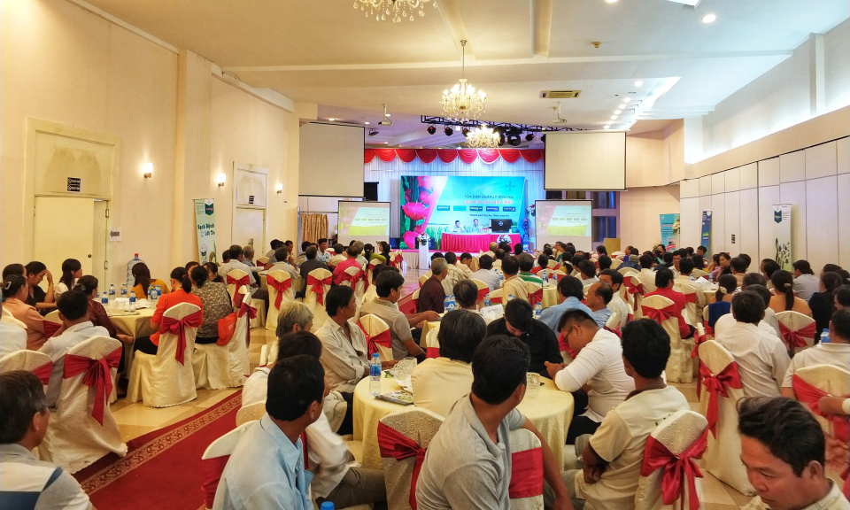 Tọa đ&agrave;m quản l&yacute; dịch hại tr&ecirc;n l&uacute;a v&agrave; c&acirc;y ăn tr&aacute;i