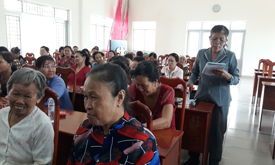 HĐND huyện Thủ Thừa tiếp x&uacute;c cử tri chuy&ecirc;n đề Phụ nữ