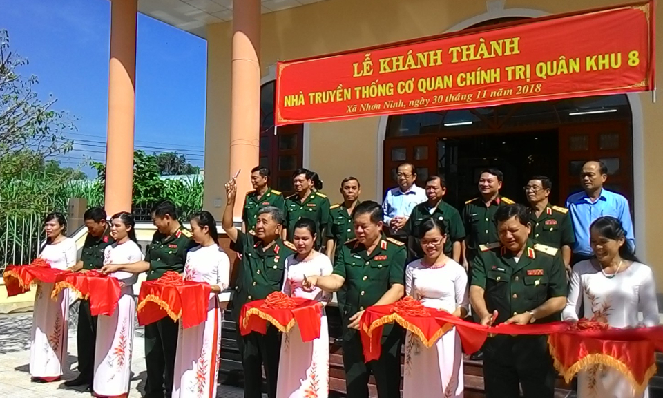 T&acirc;n Thạnh: Kh&aacute;nh th&agrave;nh Nh&agrave; truyền thống Cơ quan Ch&iacute;nh trị Qu&acirc;n khu 8