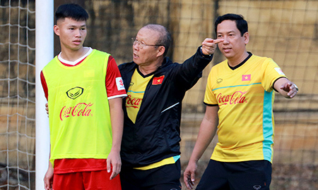 Truyền th&ocirc;ng H&agrave;n Quốc quan t&acirc;m tới ĐT Việt Nam v&agrave; HLV Park Hang Seo