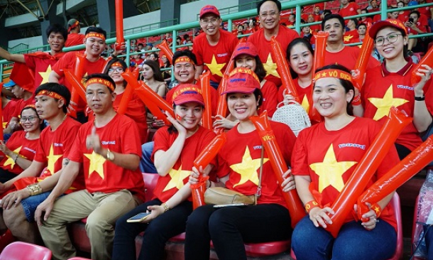 Nhiều người đặt tour đi Philippines cổ vũ đội nh&agrave;