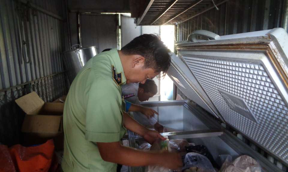 Cần Giuộc: Kiểm tra an to&agrave;n thực phẩm 631 cơ sở sản xuất kinh doanh