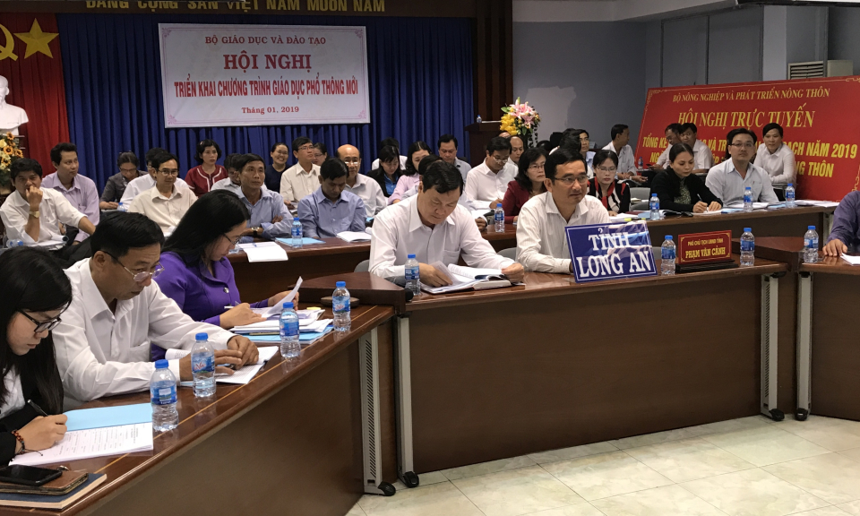 Hội nghị trực tuyến triển khai chương tr&igrave;nh gi&aacute;o dục phổ th&ocirc;ng mới