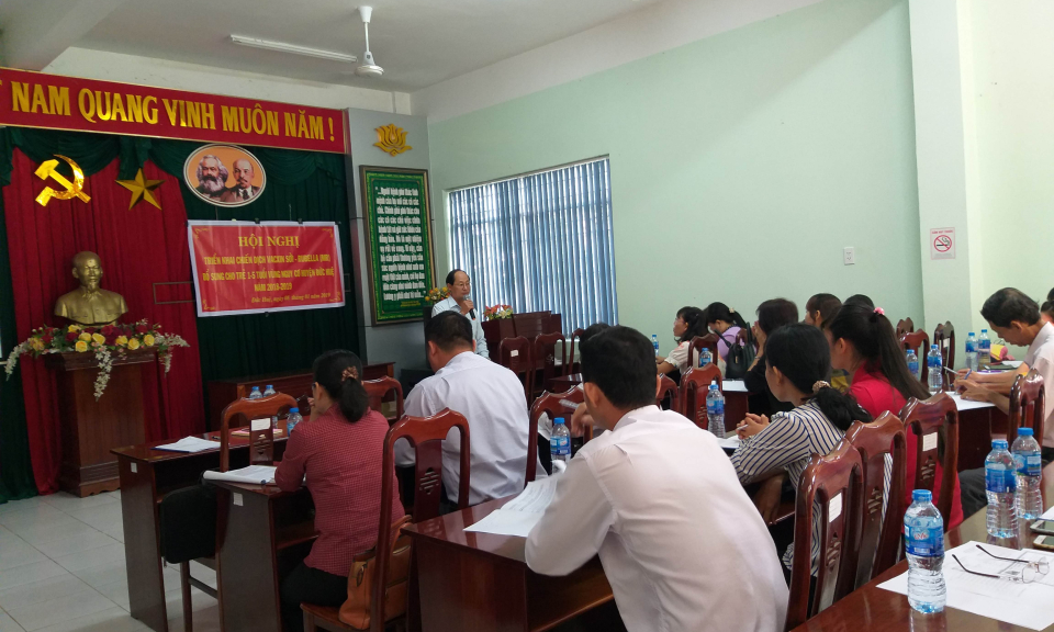 Đức Huệ: Triển khai chiến dịch ti&ecirc;m vaccin Sởi-Rubella