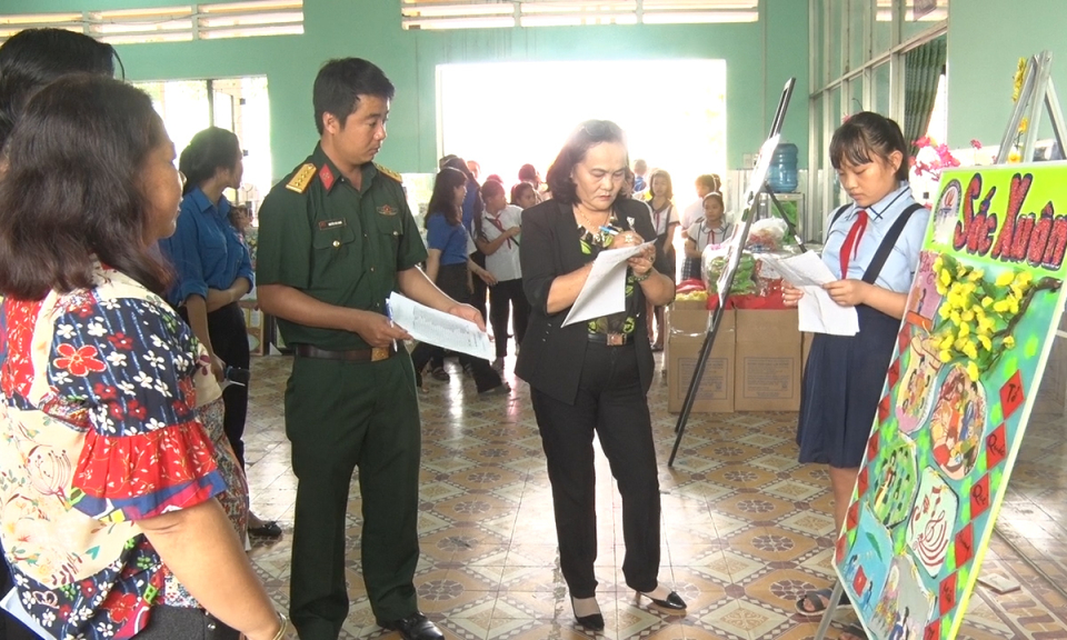 Đức Ho&agrave;: Hội hoa xu&acirc;n năm 2019 với chủ đề Rộn r&agrave;ng sắc xu&acirc;n