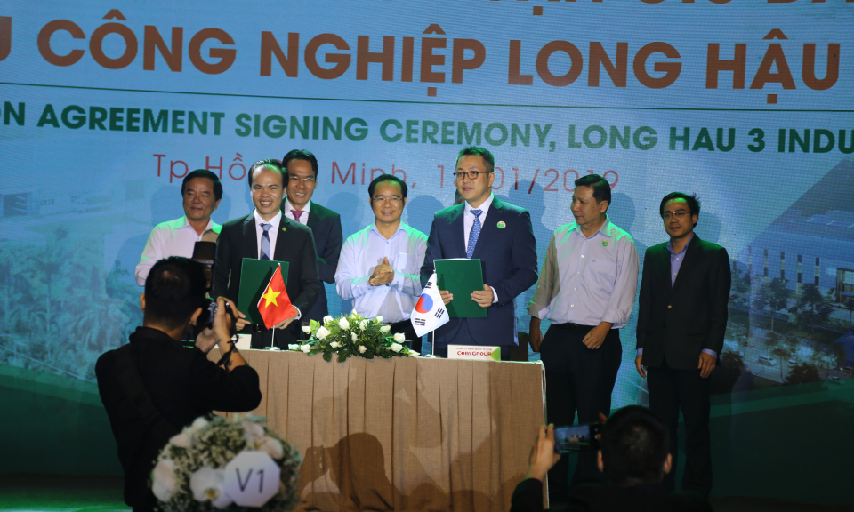 Lễ c&ocirc;ng bố dự &aacute;n khu c&ocirc;ng nghiệp Long Hậu 3