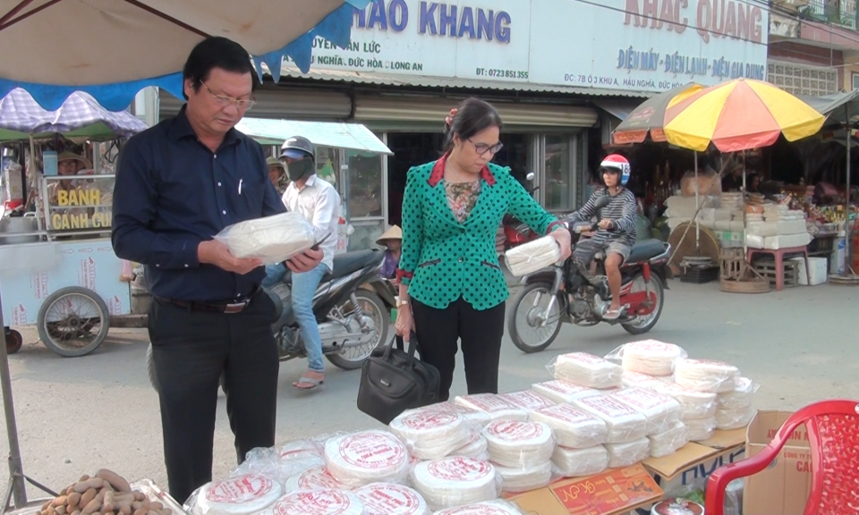 Đức H&ograve;a: Sở C&ocirc;ng thương l&agrave;m việc về triển khai c&ocirc;ng t&aacute;c phục vụ tết Nguy&ecirc;n đ&aacute;n