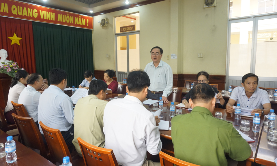 Bến Lức: Sở C&ocirc;ng thương kiểm tra, nắm t&igrave;nh h&igrave;nh c&ocirc;ng t&aacute;c phục vụ Tết Nguy&ecirc;n đ&aacute;n Kỷ Hợi