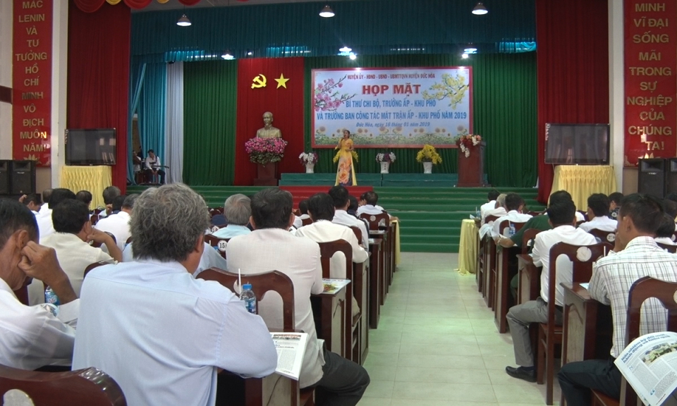 Đức H&ograve;a: Họp mặt B&iacute; thư Chi bộ, Trưởng ấp-Khu phố v&agrave; Trưởng Ban c&ocirc;ng t&aacute;c mặt trận ấp-khu phố