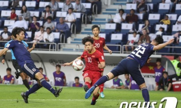 B&aacute;o H&agrave;n ph&aacute;t sốt C&ocirc;ng Phượng: Messi Việt Nam đến K-League!