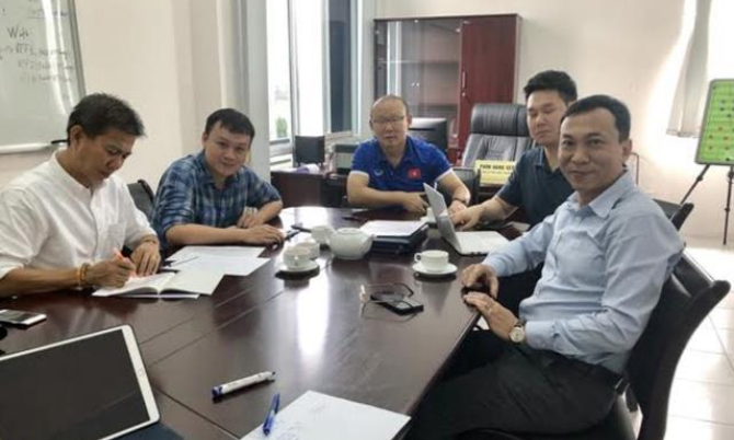 HLV Park Hang Seo c&ugrave;ng U23 Việt Nam dự v&ograve;ng loại giải U23 ch&acirc;u &Aacute; 2020