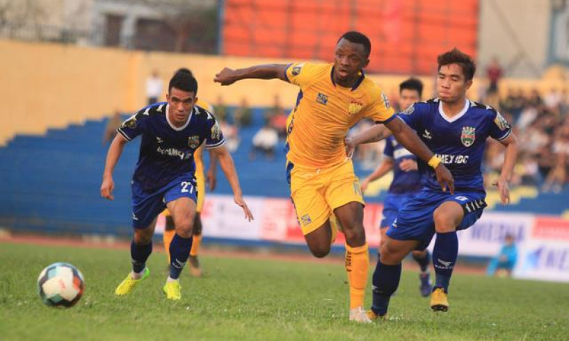 Thanh Ho&aacute; v&agrave; B.B&igrave;nh Dương trận mở m&agrave;n V.League 2019