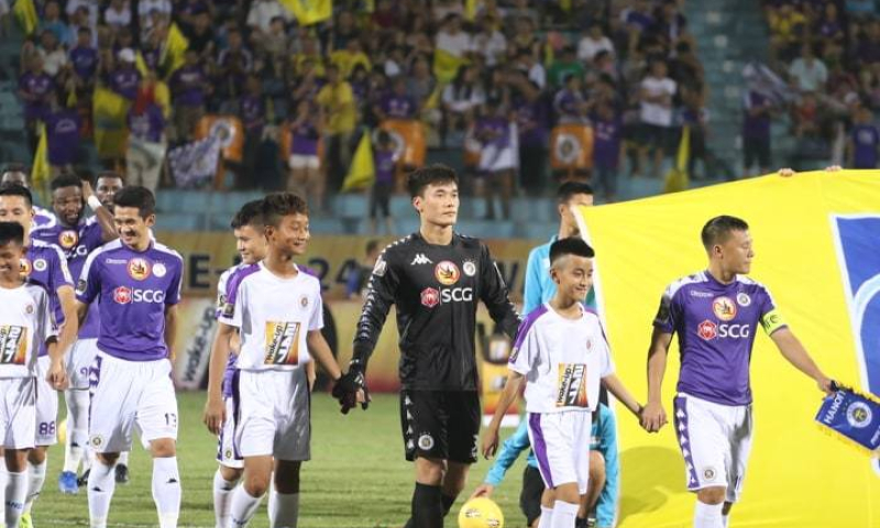 V&ograve;ng 10 V-League: B&ugrave;i Tiến Dũng ra mắt, Văn To&agrave;n giải cứu HAGL
