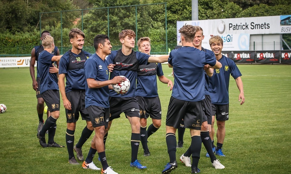 C&ocirc;ng Phượng vượt qua kiểm tra y tế, k&yacute; hợp đồng với Sint-Truidense