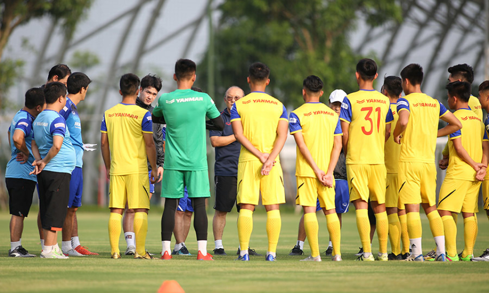 U22 Việt Nam hăng say luyện c&ocirc;ng, chờ thử lửa nh&agrave; v&ocirc; địch Hong Kong