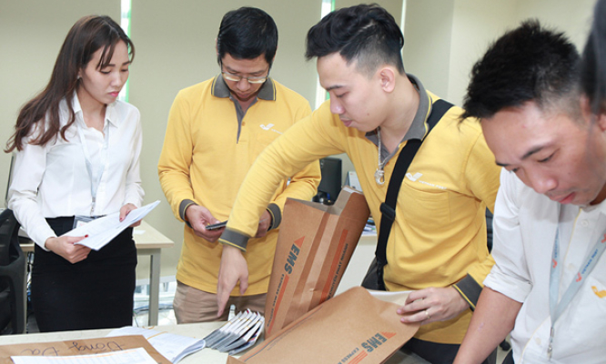 Bắt đầu chuyển ph&aacute;t 18.000 v&eacute; trận Việt Nam – Malaysia