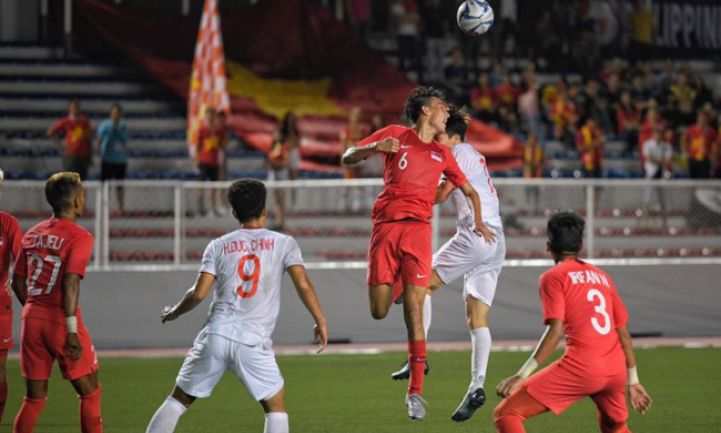 B&aacute;o ch&iacute; ch&acirc;u &Aacute;: B&agrave;n thắng muộn của Đức Chinh đ&atilde; tiễn &lsquo;những ch&uacute; sư tử trẻ&rsquo; Singapore