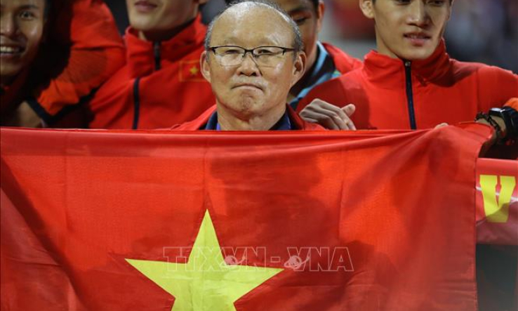 HLV Park Hang-seo được bố tr&iacute; 2 trợ l&yacute; ng&ocirc;n ngữ ri&ecirc;ng biệt