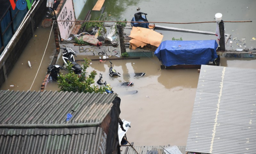 Con số thương vong do lũ lụt nghi&ecirc;m trọng tại Indonesia ng&agrave;y một tăng