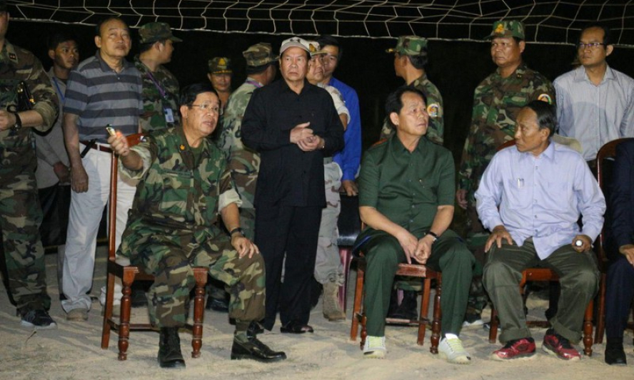 Thủ tướng Hun Sen trực tiếp chỉ đạo cứu hộ nạn nh&acirc;n vụ sập nh&agrave;