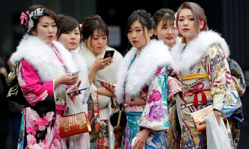 Phụ nữ Nhật Bản đau đ&aacute;u lo sợ ngh&egrave;o kh&oacute; khi về hưu