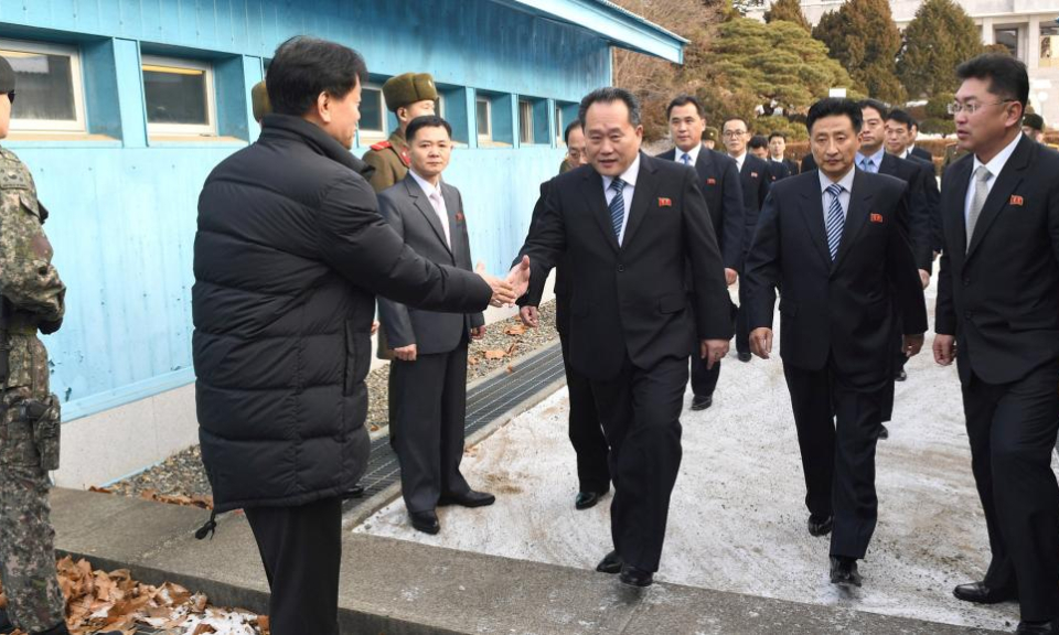 Ẩn &yacute; sau quyết định Triều Ti&ecirc;n thay ngoại trưởng