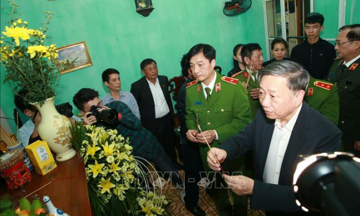 Bộ C&ocirc;ng an tổ chức trang trọng lễ tang 3 liệt sỹ hy sinh tại Đồng T&acirc;m