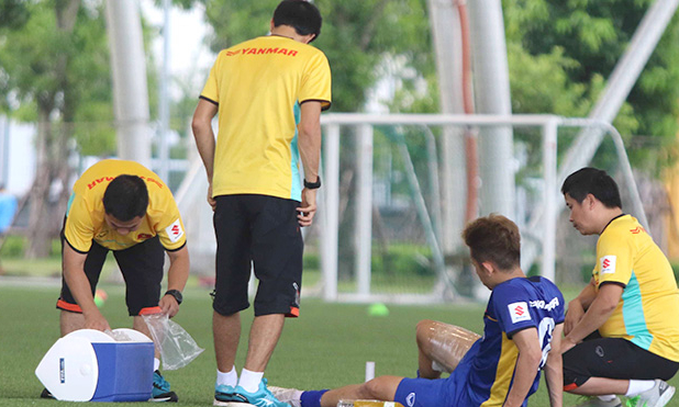 Tuyển Việt Nam với ‘cơn b&atilde;o’ chấn thương