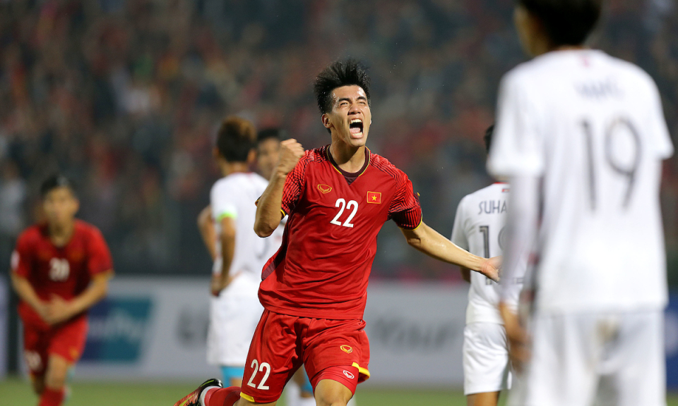 Nhiều tuyển thủ quốc gia k&ecirc;u gọi chung tay đẩy l&ugrave;i dịch COVID-19