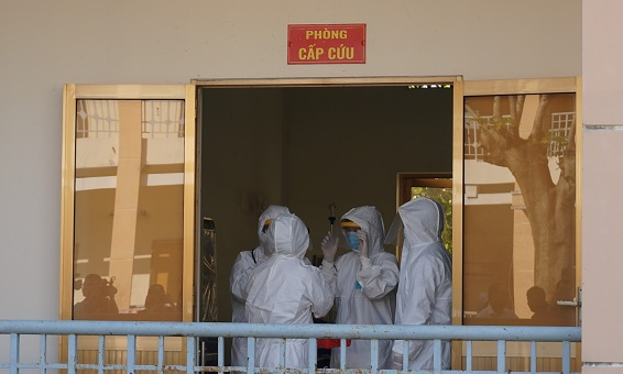 Người nhập cảnh v&agrave;o TP Hồ Ch&iacute; Minh được thực hiện c&aacute;ch ly c&oacute; trả ph&iacute; như thế n&agrave;o?