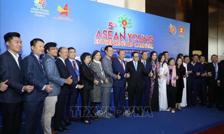 Carnival Doanh nh&acirc;n trẻ ASEAN 2020