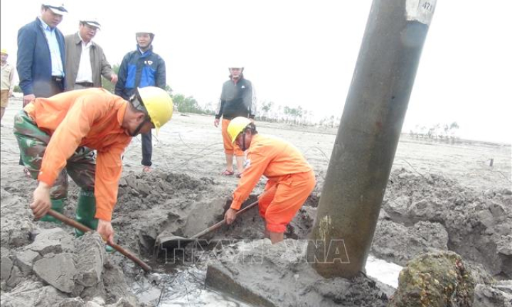 B&atilde;o chồng lũ, người d&acirc;n Quảng B&igrave;nh ki&ecirc;n cường, gồng m&igrave;nh khắc phục thi&ecirc;n tai