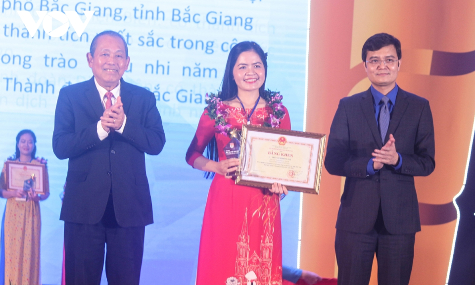 Tuy&ecirc;n dương 99 nh&agrave; gi&aacute;o trẻ ti&ecirc;u biểu to&agrave;n quốc năm 2020