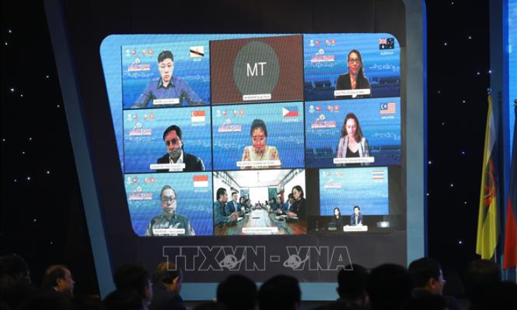 Trao cờ Chủ tịch Hội đồng Doanh nh&acirc;n trẻ ASEAN 2021