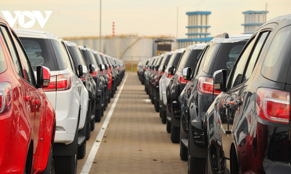 C&oacute; nhất thiết phải mua &ocirc; t&ocirc; trước Tết để giảm ph&iacute; trước bạ?