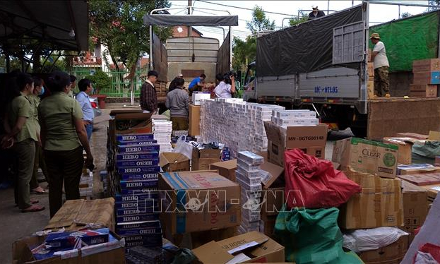 Chống thuốc l&aacute; nhập lậu: T&igrave;m giải ph&aacute;p căn cơ để ngăn chặn hiệu quả