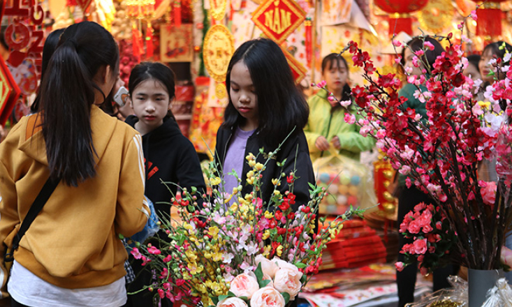 Bắc Bộ s&aacute;ng c&oacute; sương m&ugrave; v&agrave; mưa v&agrave;i nơi, Trung Bộ đ&ecirc;m v&agrave; s&aacute;ng trời r&eacute;t
