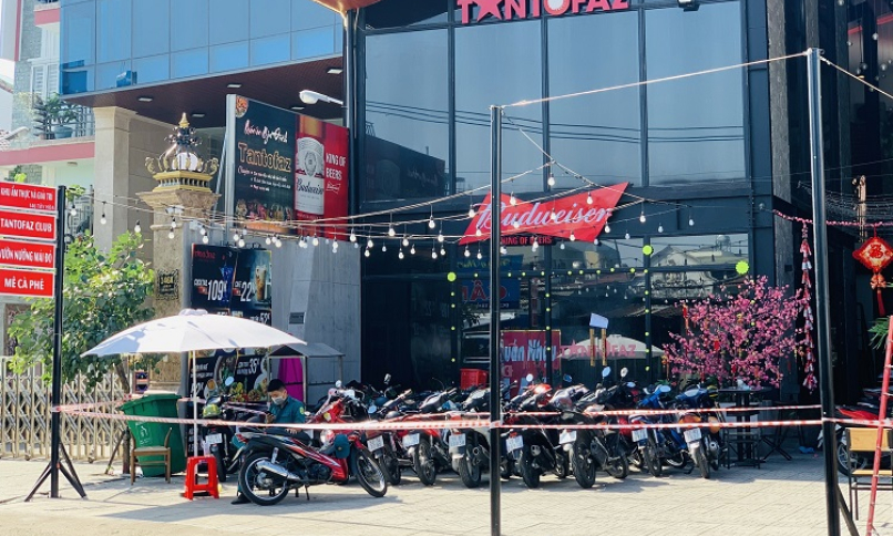 TP Hồ Ch&iacute; Minh c&ograve;n 12 điểm phong tỏa vì dịch b&ecirc;̣nh COVID-19