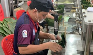 Gói bánh chưng truy&ecirc;̀n th&ocirc;́ng thời c&ocirc;ng ngh&ecirc;̣ 4.0